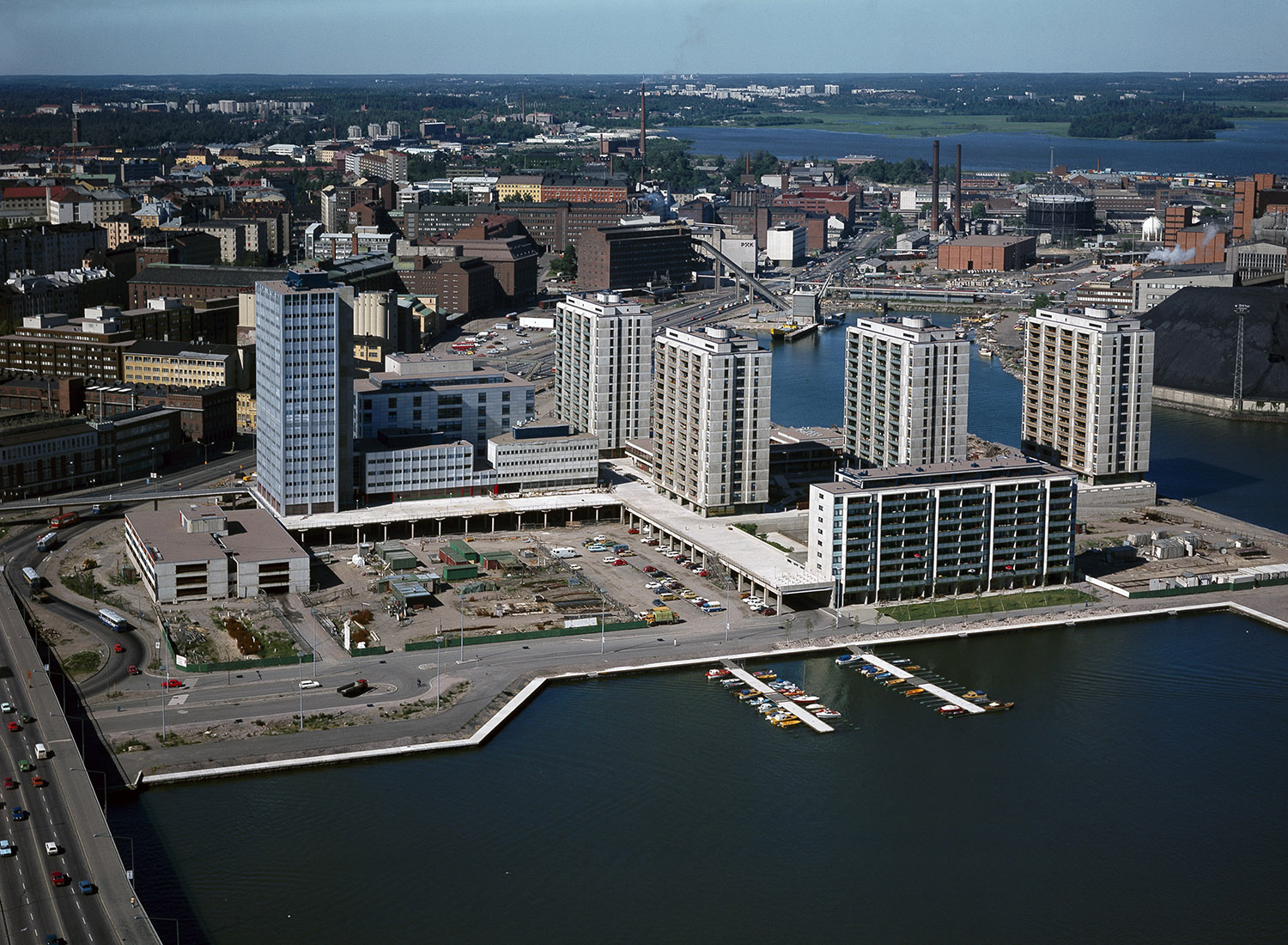 Ilmakuva Helsingin Meriahasta ja Sörnäisistä 1970-luvulta